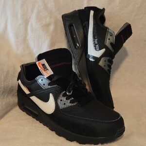 Nike Men's Black and White Air Max Sneakers
